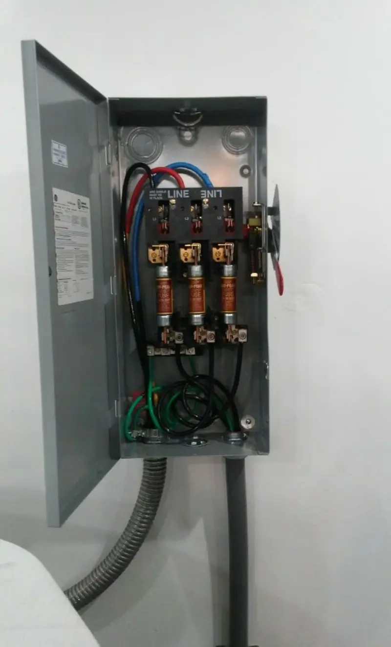 Three-phase disconnect switch installed for Smoke Detector Installation in Linden